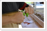 Es wird mit Fingerschutzband gearbeitet. Es wird mit Fingerschutzband gearbeitet.